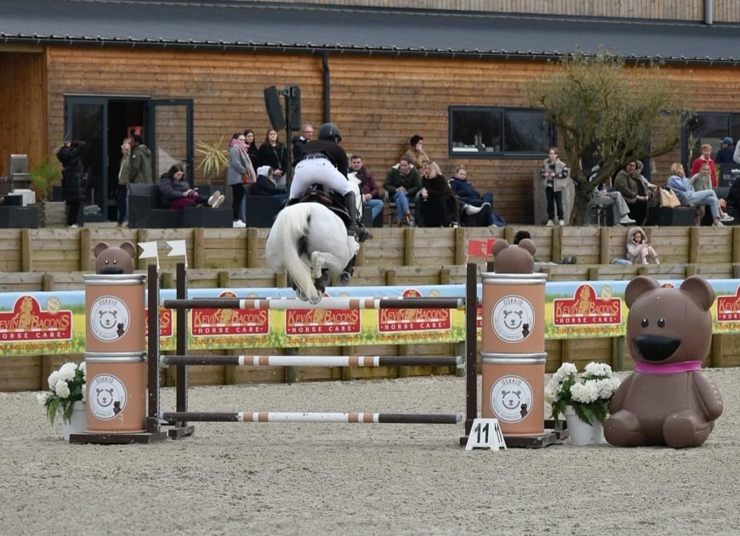 You are currently viewing Oskkio, fier partenaire d’EquiNormandie lors de la tournée des deux CSI !​